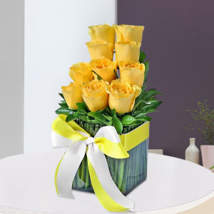 Yellow Rose With Vase Arrangement